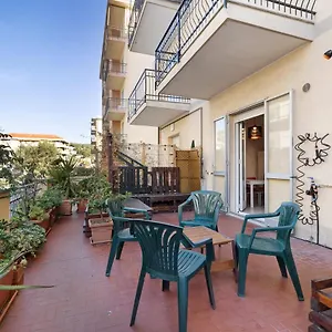 Appartamento Con Ampio Terrazzo, Marina dʼAndora